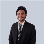 Advogado Civilista ensinando para bachareis que pretendem passar na oab ou em provas da faculdade